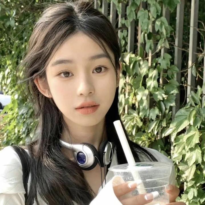 春潮烂漫海棠红